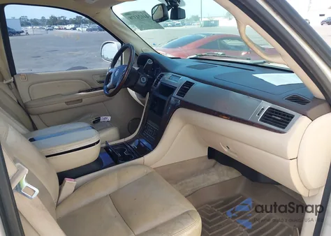 2008 Cadillac Escalade Esv Standard z USA, uszkodzony, nr VIN 1GYFK66818R130925